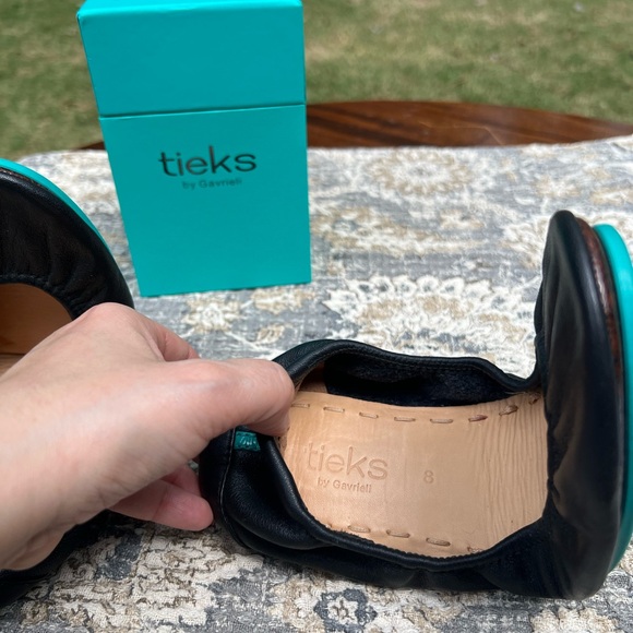 Tieks Matte Black Ballet Flats - Size 8 - Picture 6 of 16